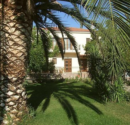 Nadia Apartments Mithymna Rum bild