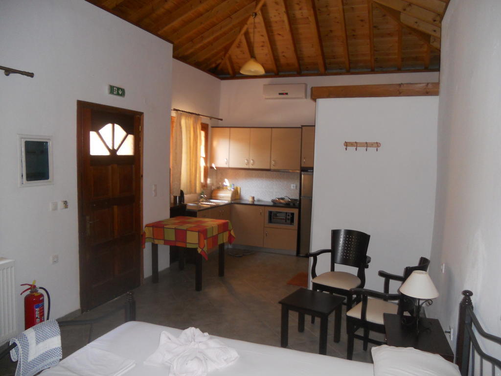 Nadia Apartments Mithymna Rum bild